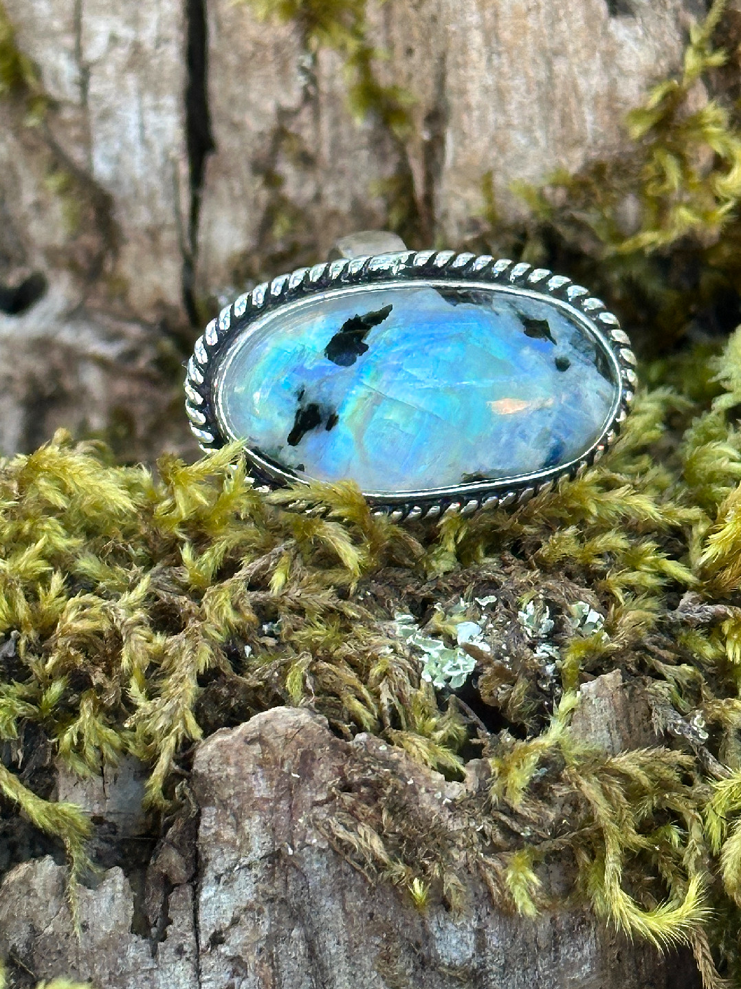 Vintage VIVIDE 925 Silver Rainbow Moonstone Ring Size 7