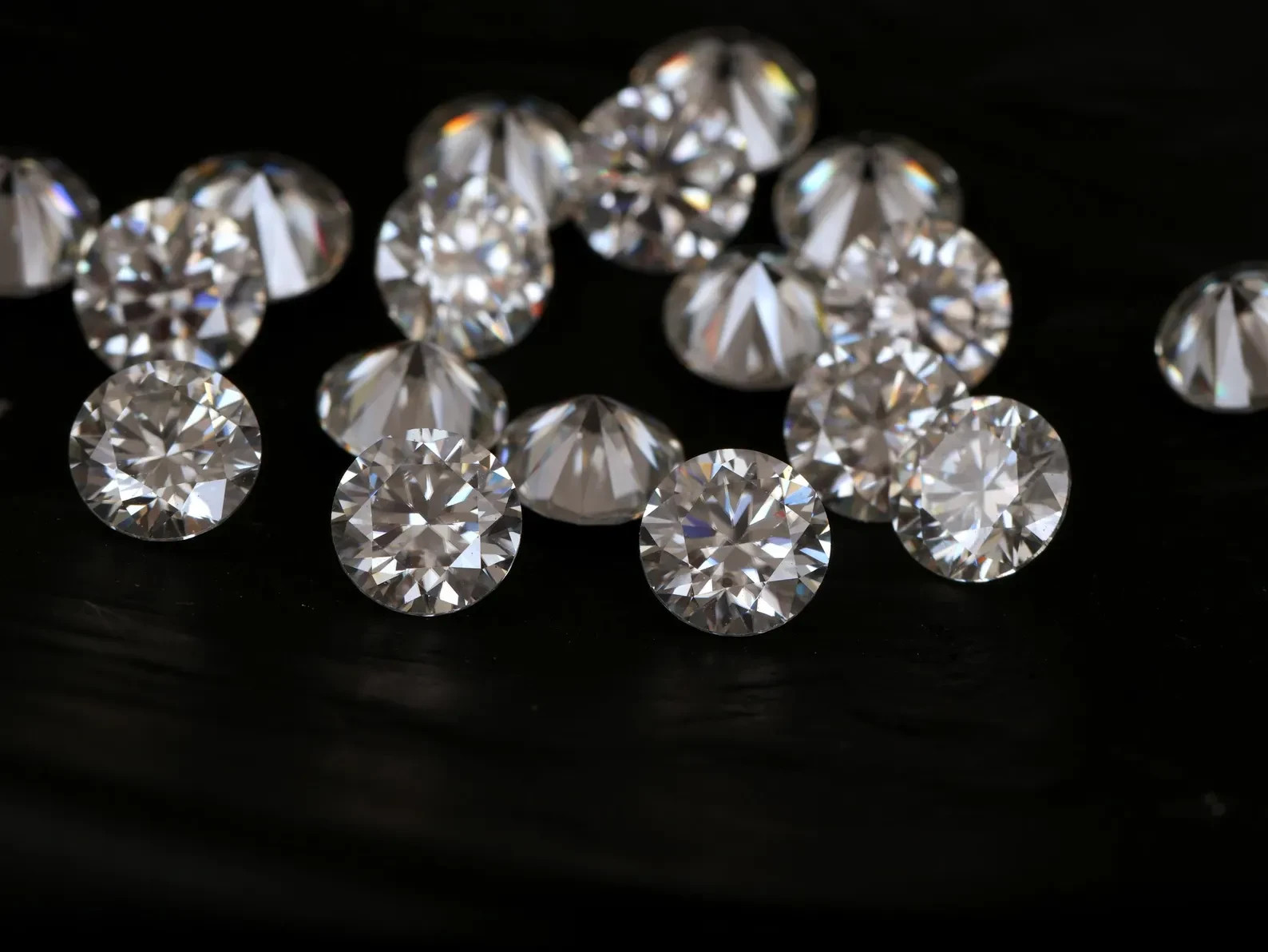 2.5 MM Calibrated Size Moissanite Round White Color D VVS1 Grade Loose Gemstones