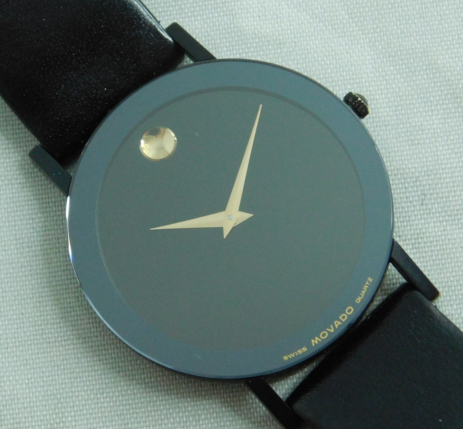 Movado Museum Ultra-Thin 87.40.882N Borderless Sapphire Crystal Mens Watch 31mm