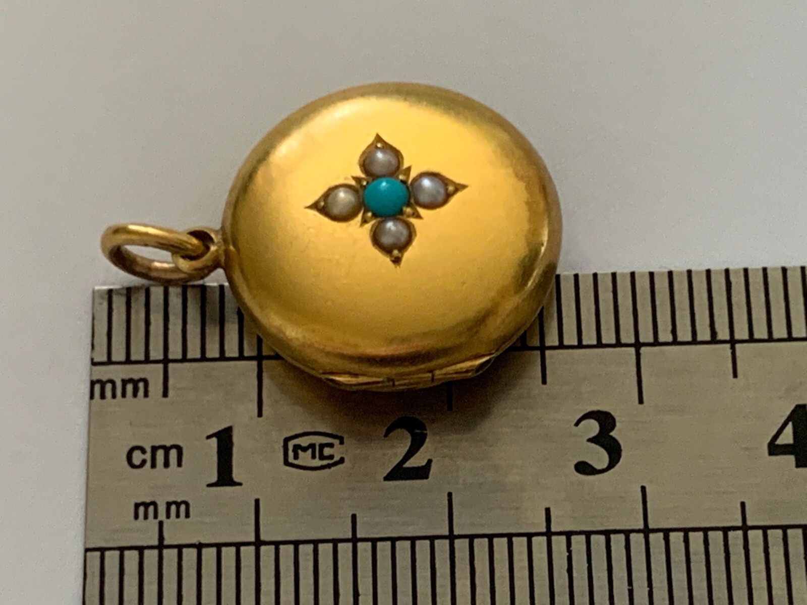 15ct / 15k Gold Locket