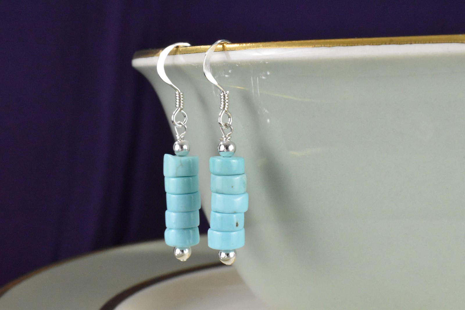 Sophisticated Southwestern Magnesite Turquoise-Style 925 Silver Dangle Earrings