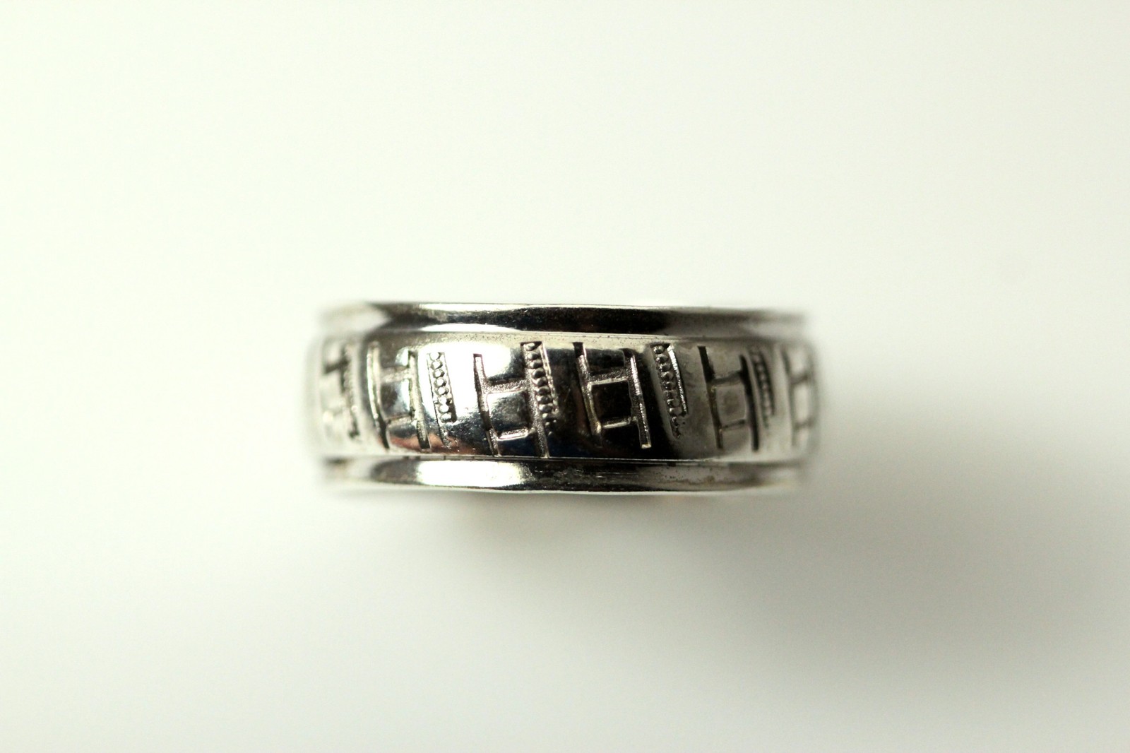 925 Sterling Silver Size 7.75 Patterned 7.3mm Concave Court Band Ring (RIN5256)