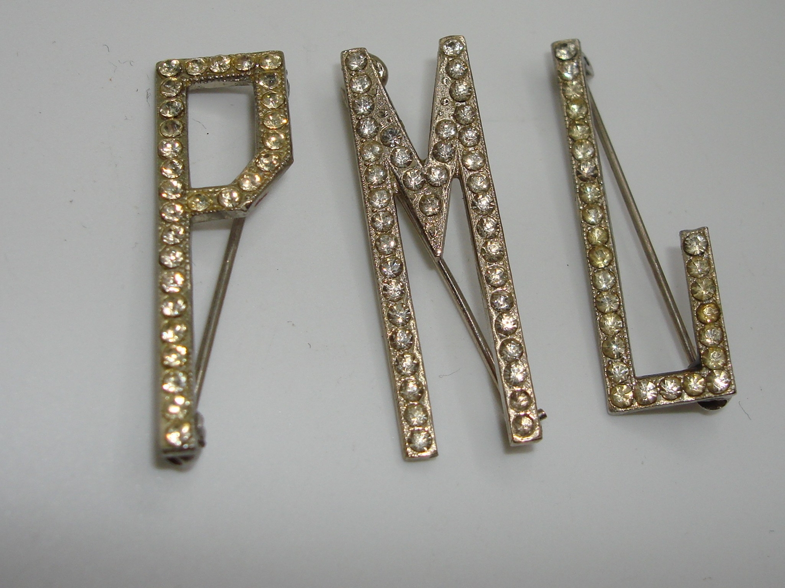 VINTAGE SILVER SPARKLING RHINESTONE LETTER PINS! PMJ ESTATE FIND!