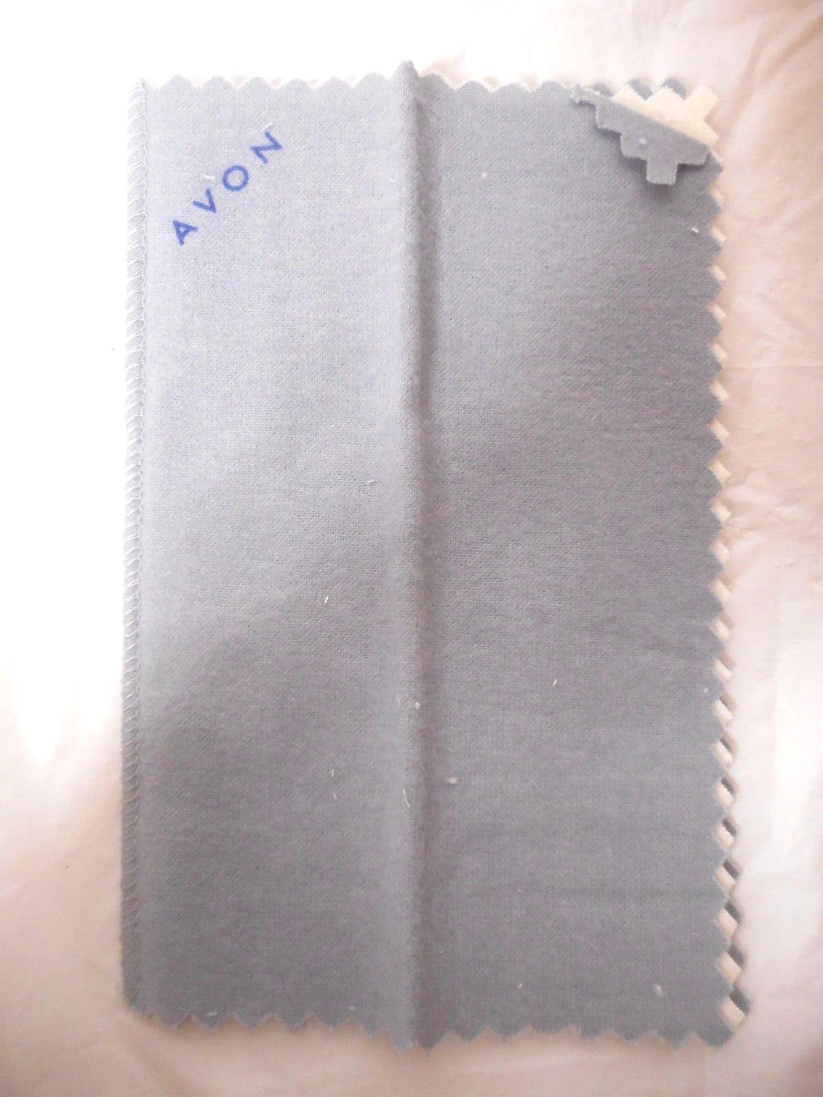 Avon Exclusive Hagerty Jewelry & Watch Care Cloth Binded Original Box 10×8