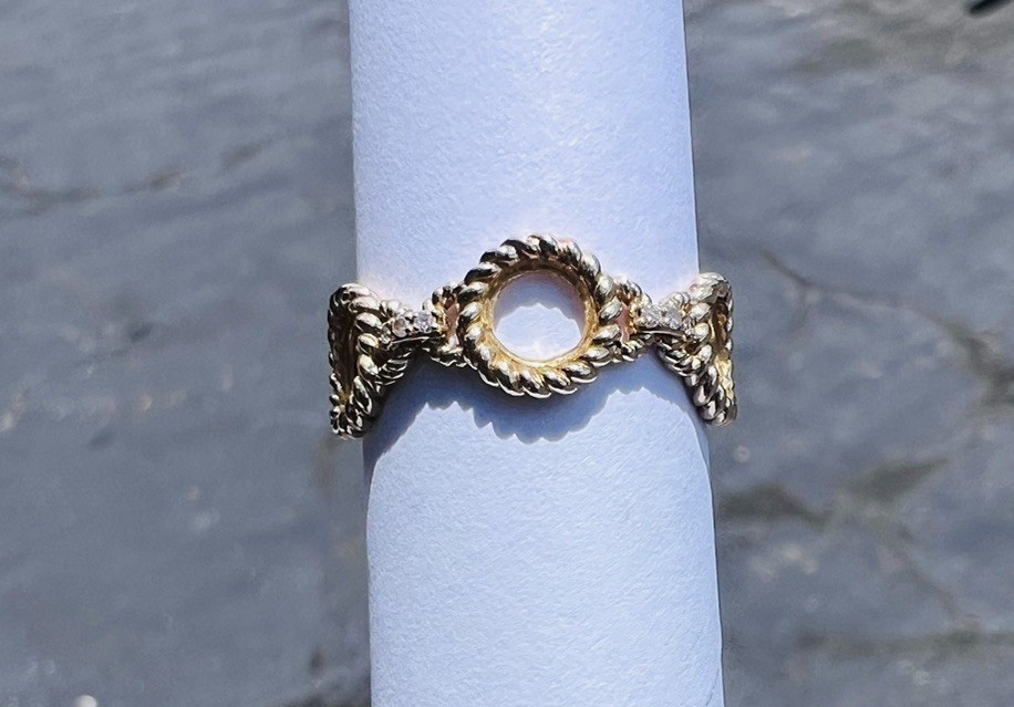 14k effy gold Circle Link Band with accent diamonds Sz 7’