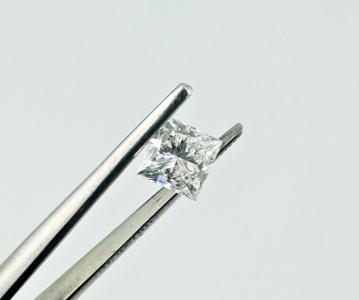 1.01 Ct IGI Lab Grown Princess Cut Diamond E VVS2 Type IIa CVD Certified