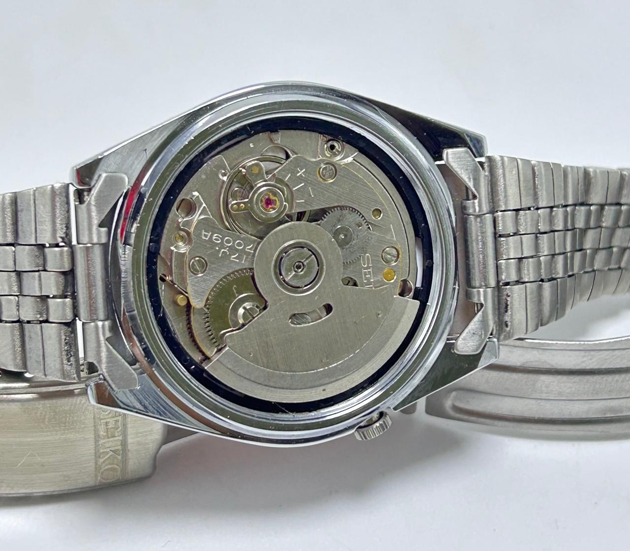 Vintage Seiko 5 Green Dial Automatic Japan Movement No.7009A Men’s Wrist Watch.