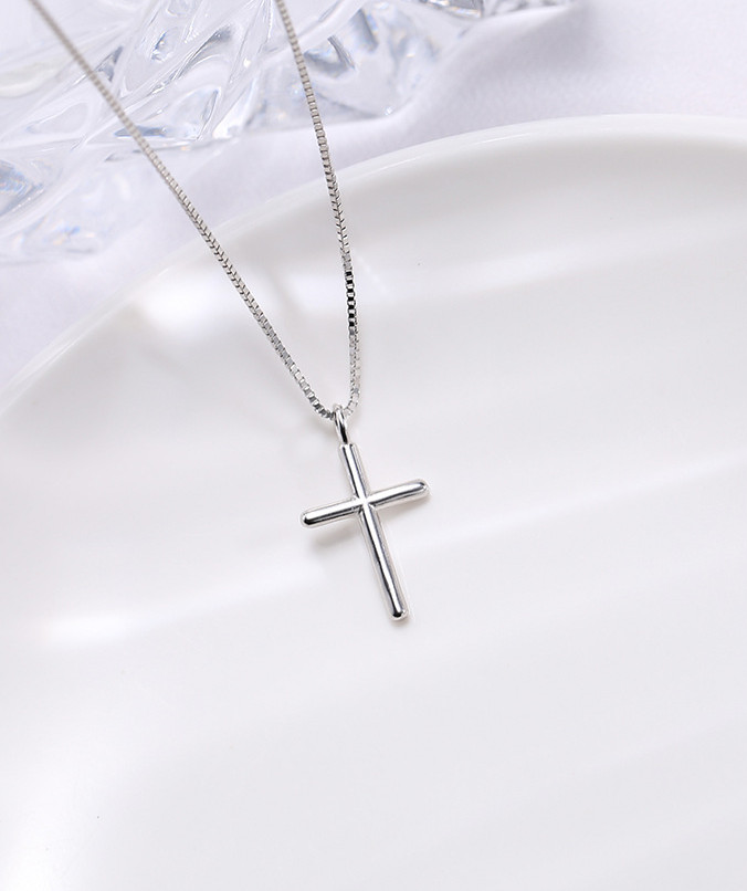 Small Plain & Simple Cross Pendant 18″ Necklace in SOLID 925 Sterling Silver I88