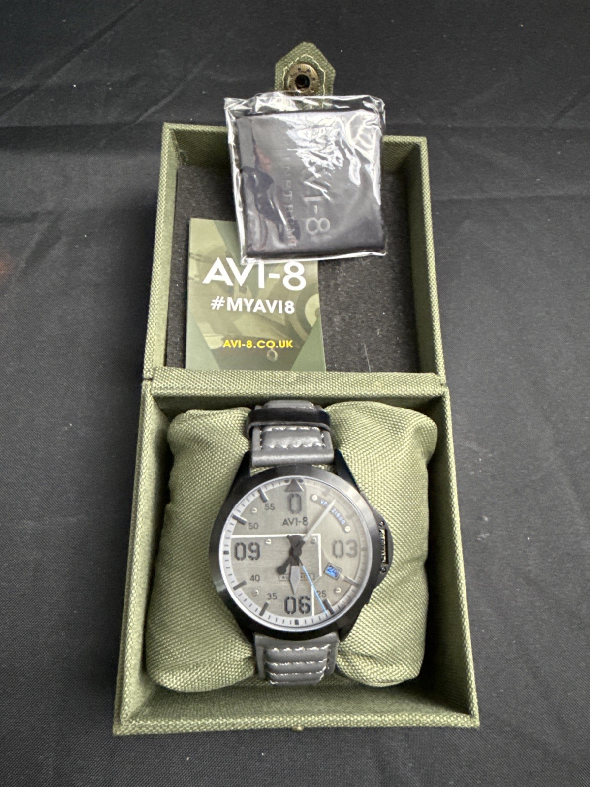 AVI‑8 …..P-51 Mustang Bottisham Quartz Limited-Edition – model number AV-4069
