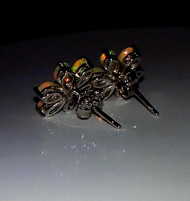 🔥🔥🔥Timeless Beautiful Rainbow FIRE OPAL Flower Silver & Gold Stud Earrings