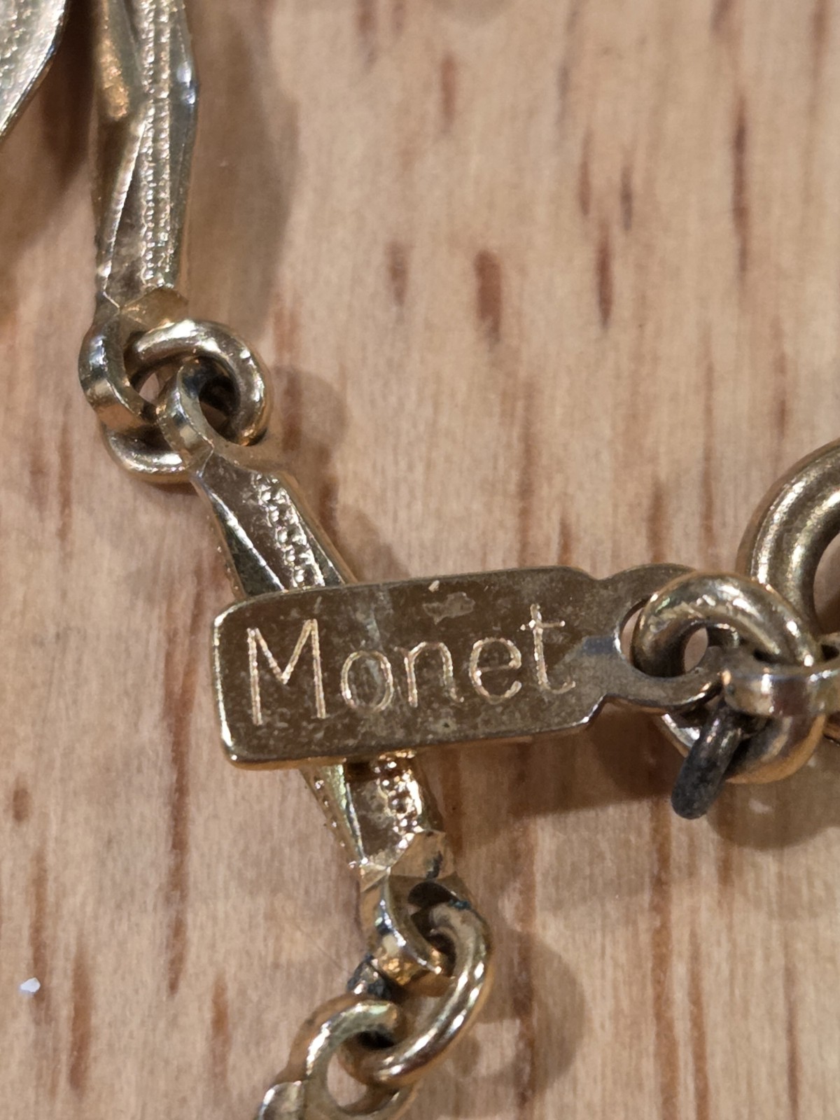 Vintage Signed Monet Gold Tone Powder Compact Pendant Necklace Bird Mirror