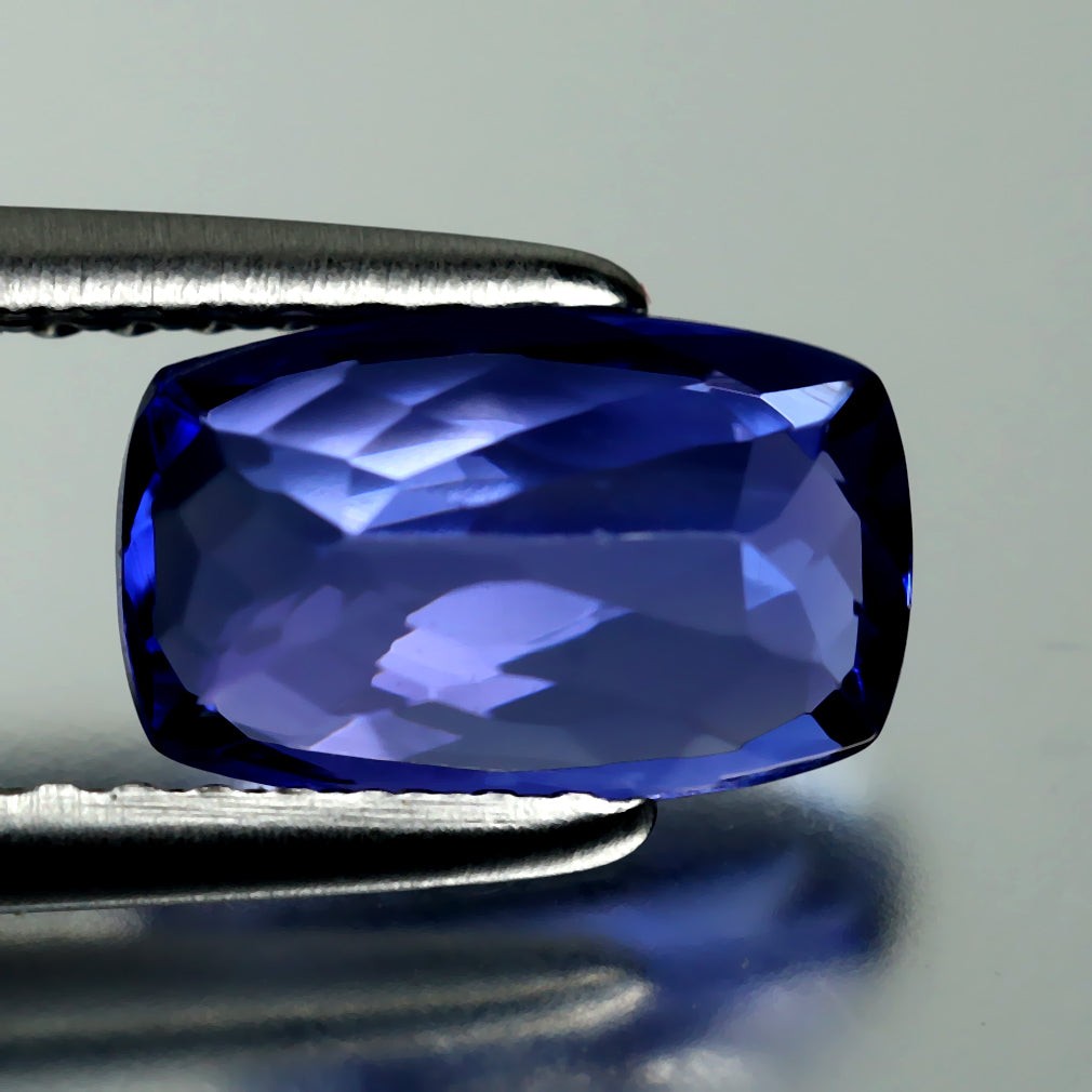 1.49 ct AAAA Stunning Cushion (8.65 x 5.37 mm) Purplish Blue Tanzanite Gemstone