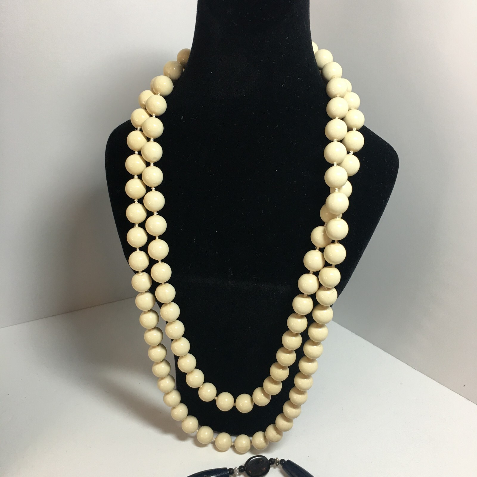 Costume Jewelry Necklace Lot 7 Pieces White Ivory Light Teal Blue Black Coral