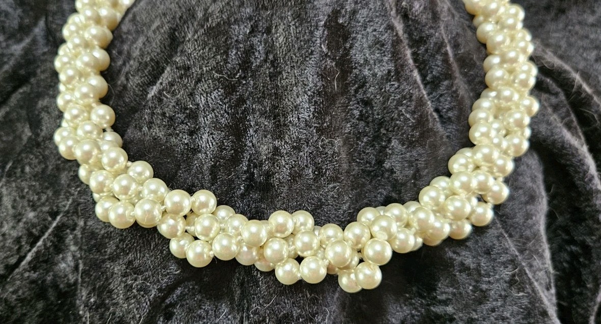 Premier Designs Jewelry Opening Night Faux Pearl Necklace 90”