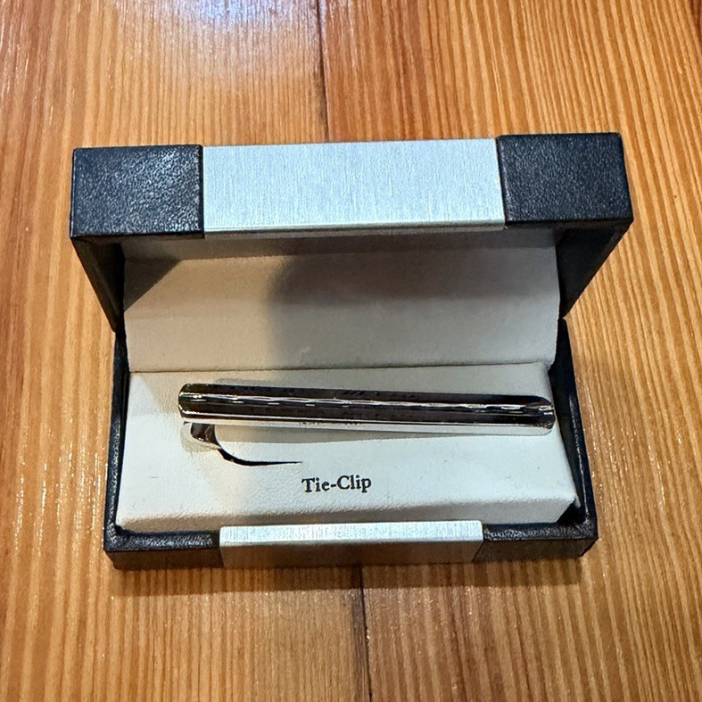 Geoffrey Beene Men’s Silver Tone Bar Tie Clip/Tie Bar with Box