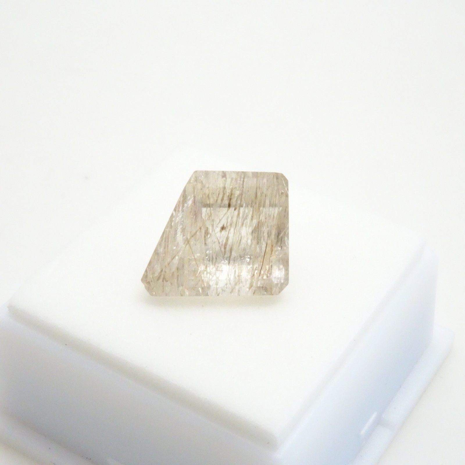 Gold Rutilated Quartz Specialty Zig Zag Cut – 9.55ct – 12x15mm – Loose Gemstone