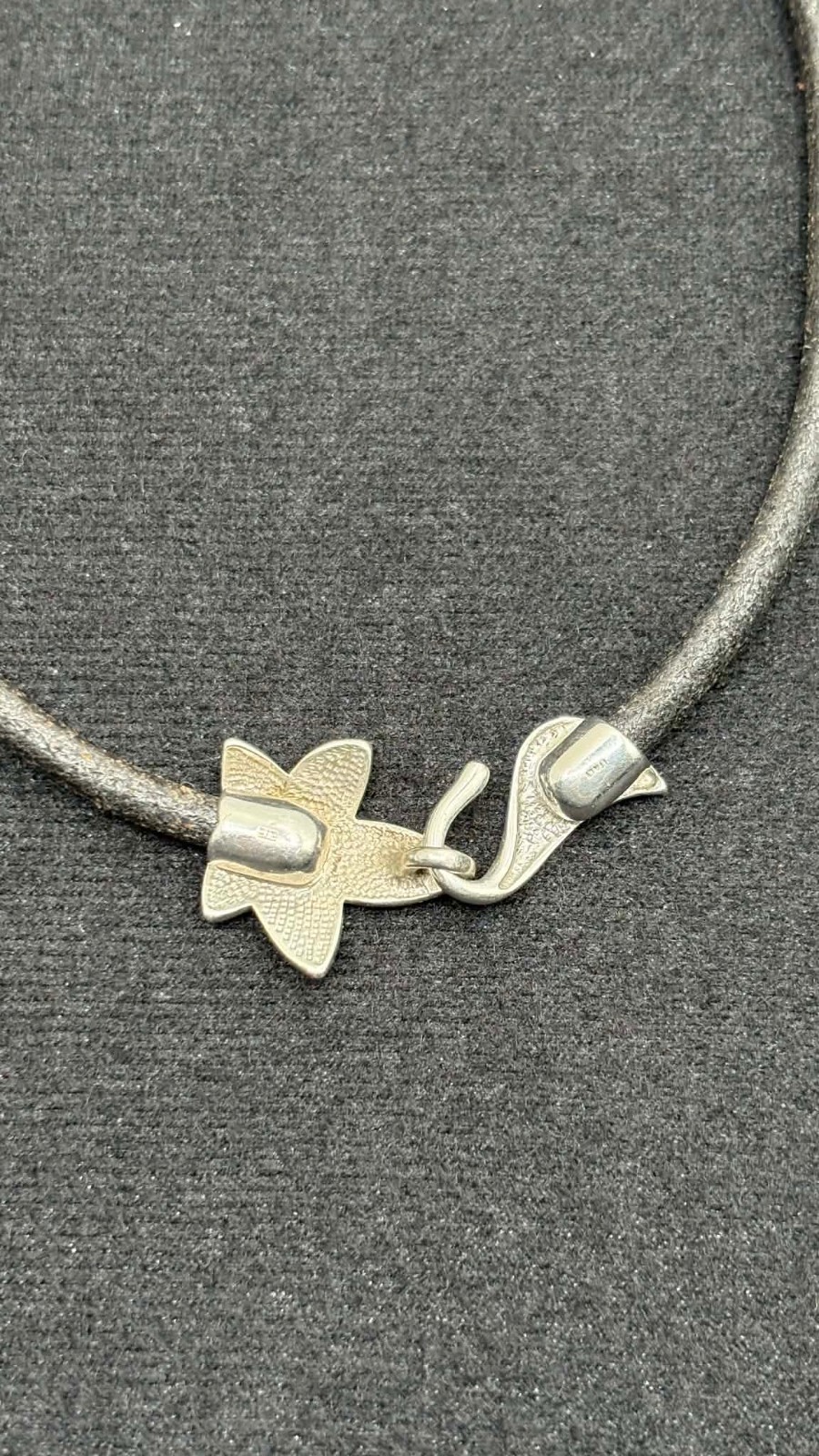 OTC Sterling Silver 925 Black Leather Black Cream Leaf Enamel Choker 12.75″