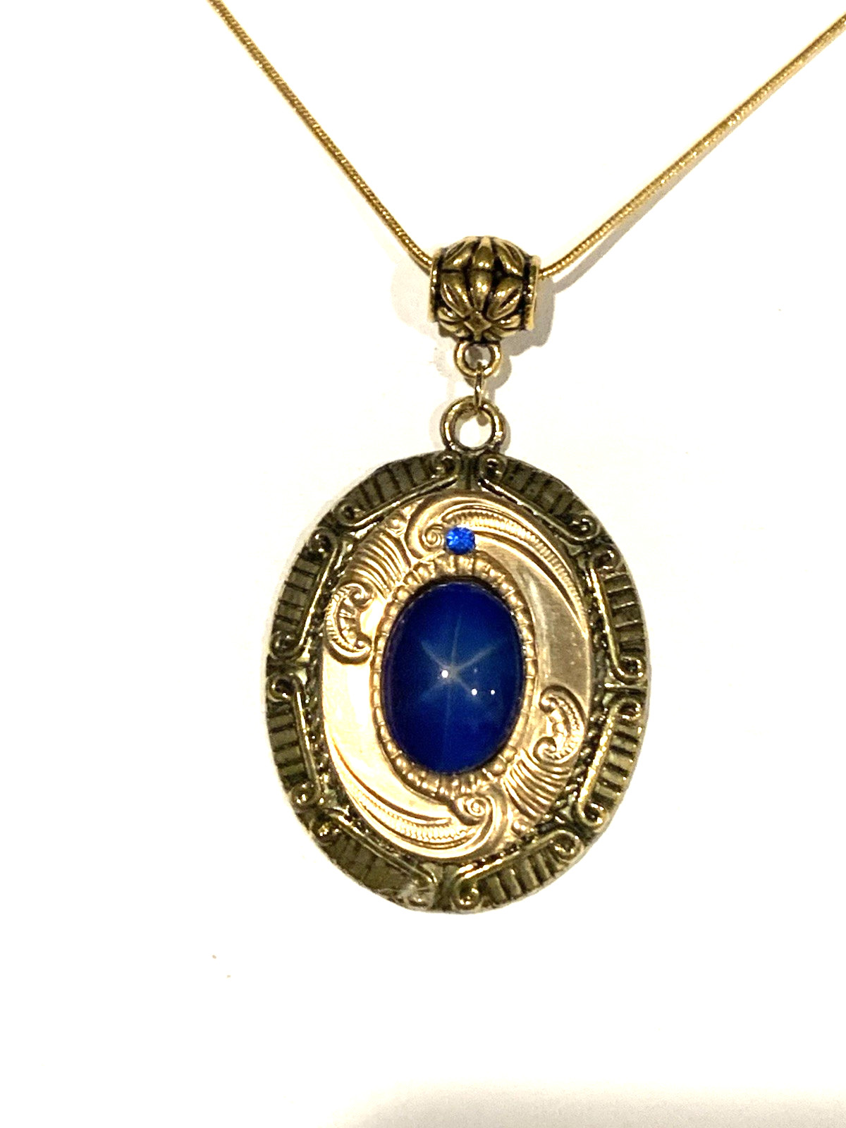 NEW ITEM*XL GERMAN PORC. BLUE STAR SAPPHIRE GOLDEN EGYPTIAN MEDALLION NECKLACE