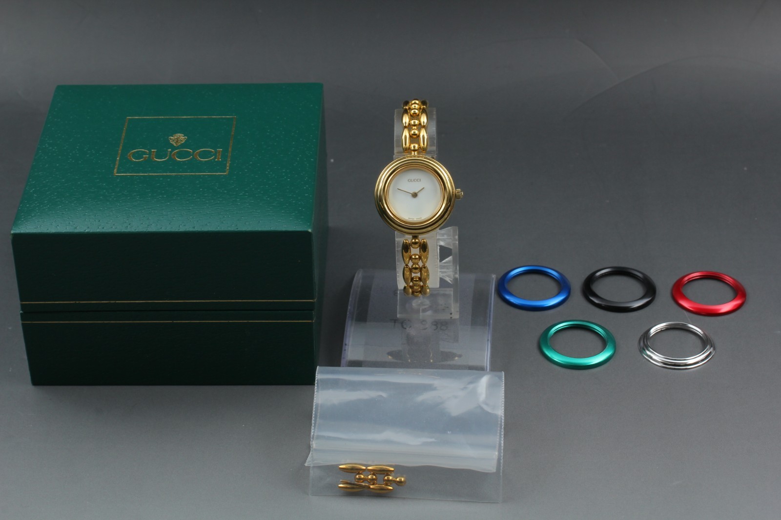 [ N MINT- w/ BOX & Links ] GUCCI Change Bezel 11/12.2 6 Colors 26mm Quartz Watch