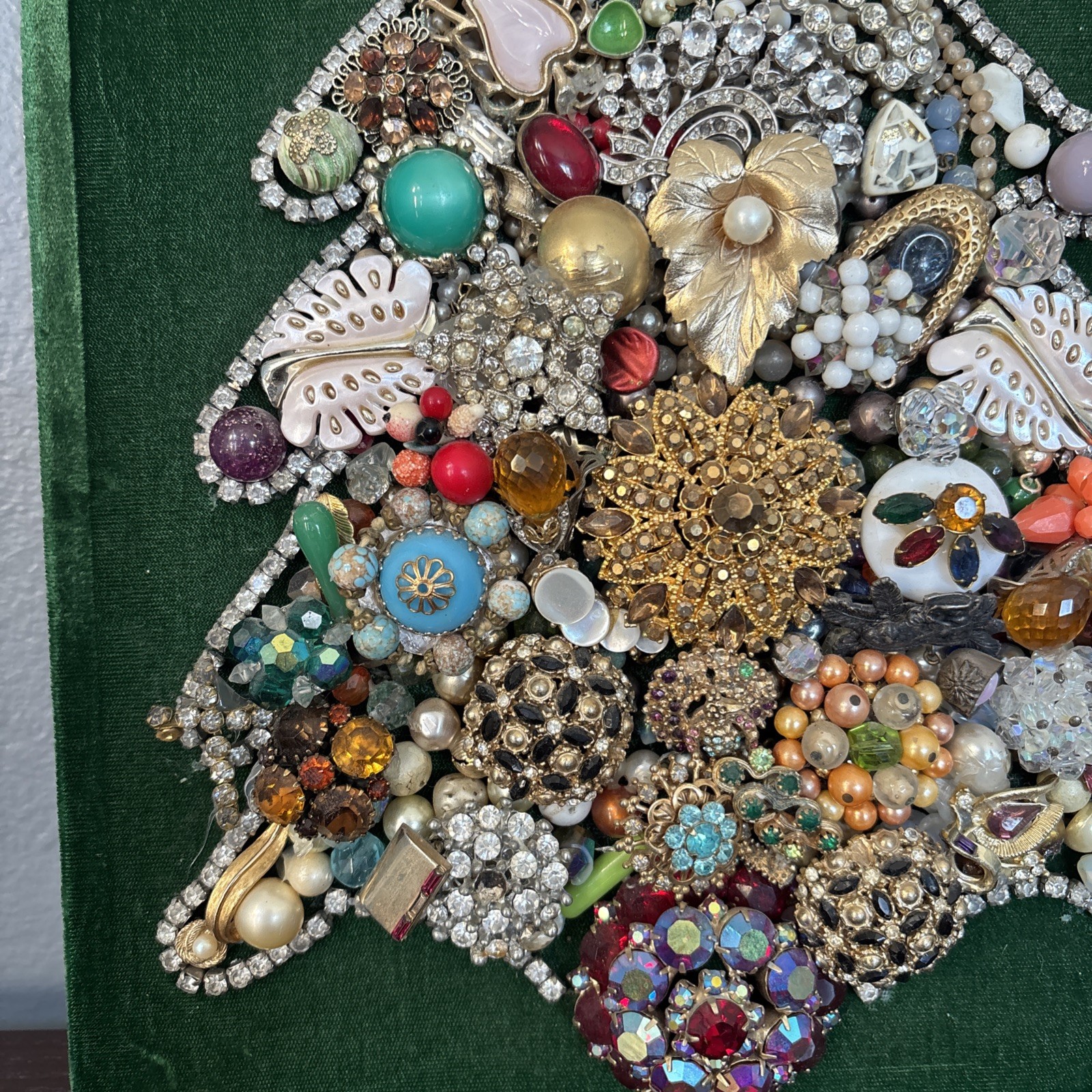 Vintage Jewelry Christmas Tree Brooches Earrings Colorful Green Velvet 9.75”x12”