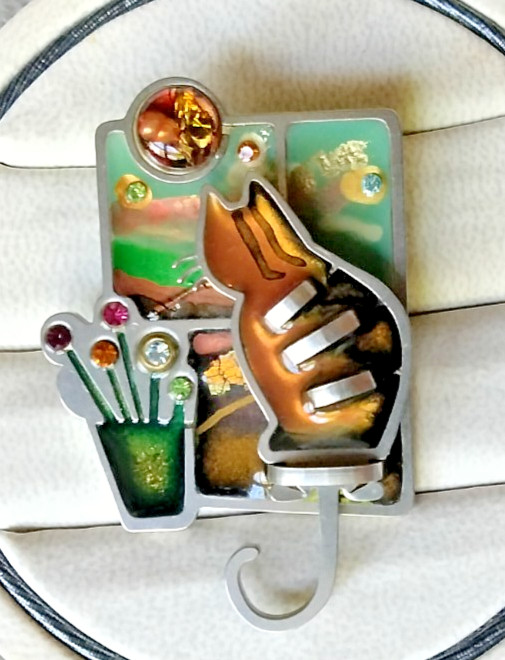 Vintage Seeka Cat Brooch “Moon Gazer” (173 – 2589)