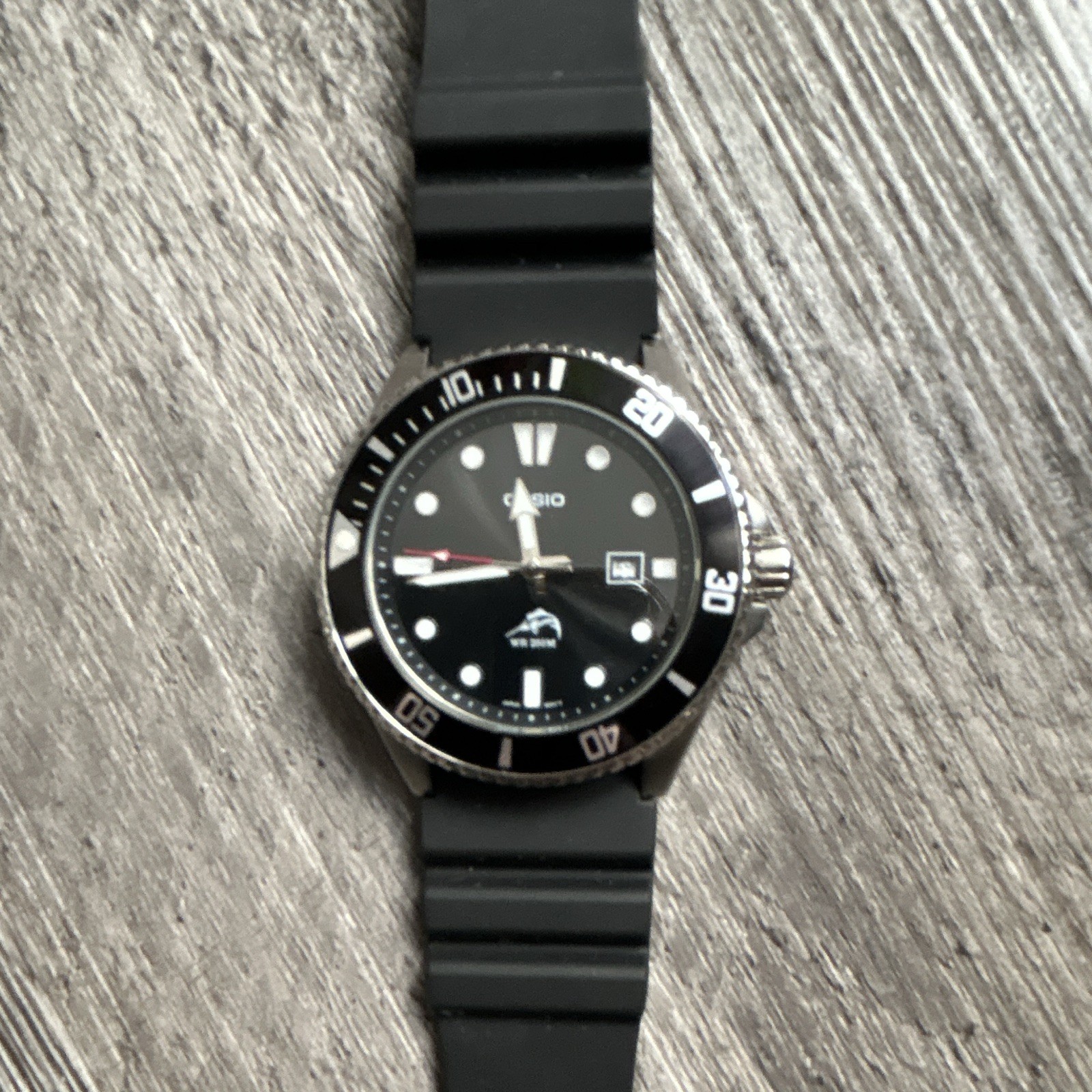 Casio Duro Marlin Diver 200m Quartz Black Dial Date SS Case Resin Strap