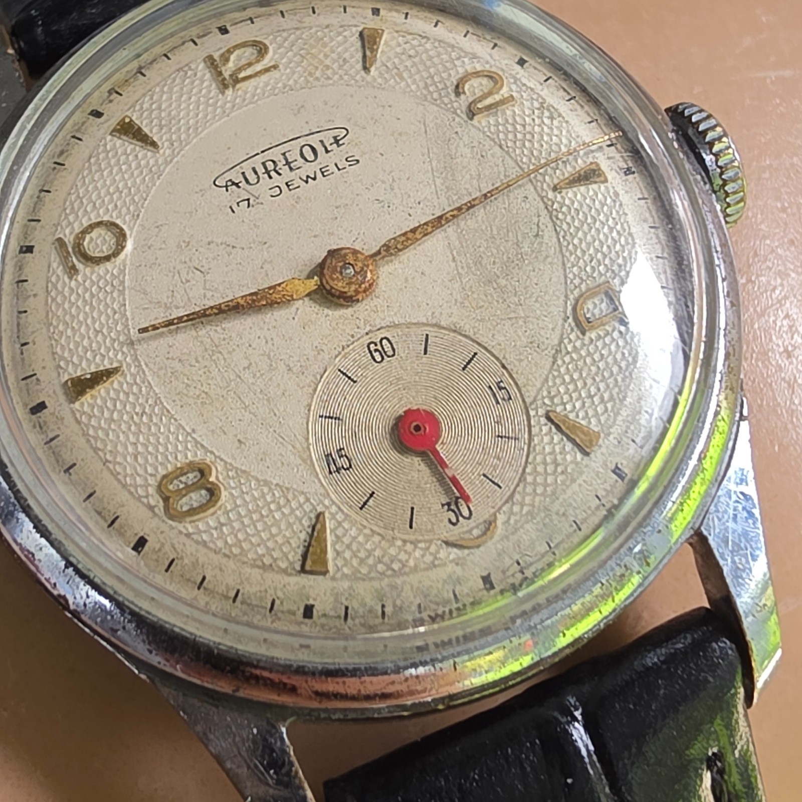Vintage Aureole men’s manual wind watch Honeycomb Dial swiss made 1940s