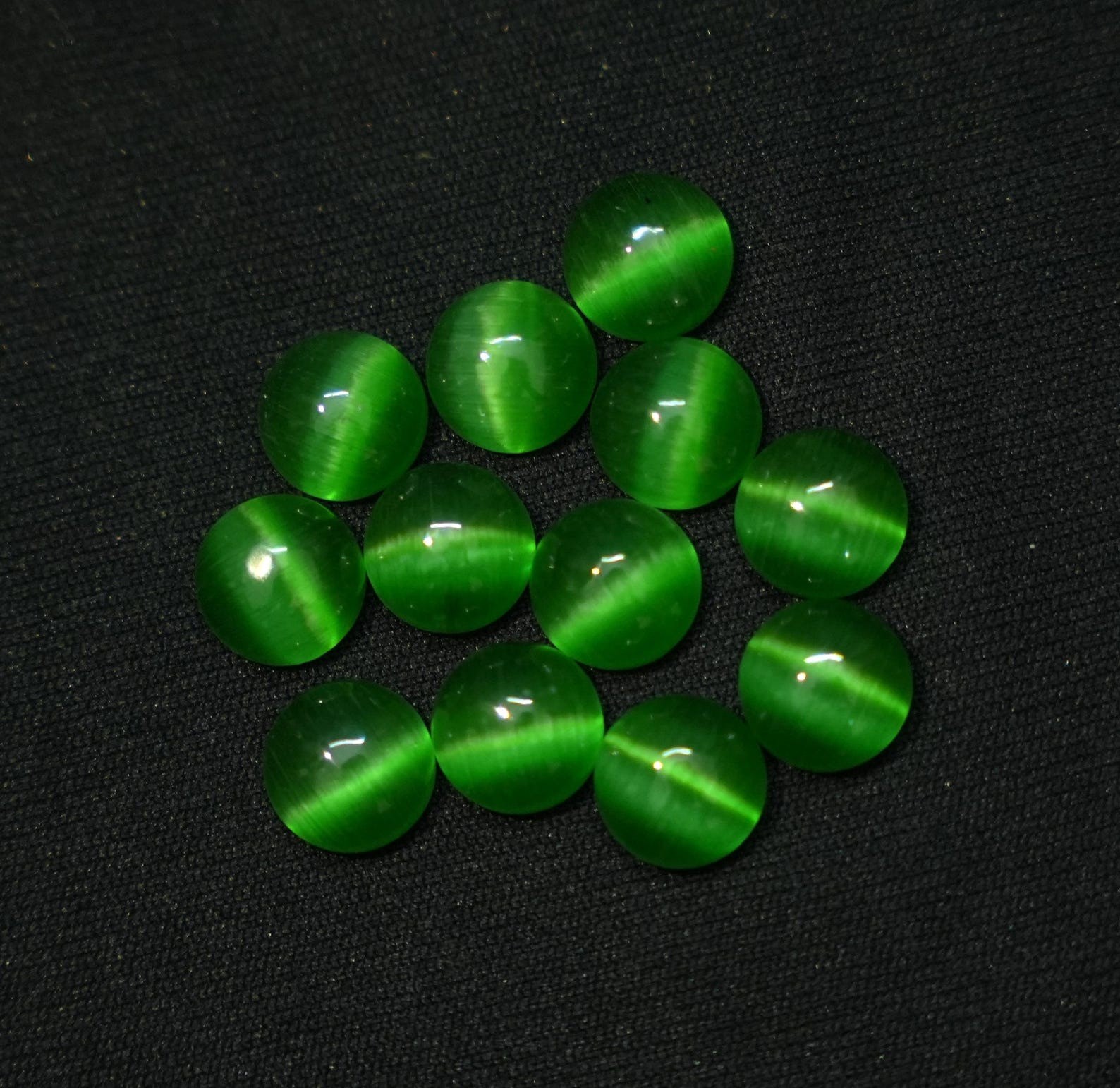 Green Monalisa Round Cabochon 6mm to 25mm Natural Loose Wholesale Gemstone