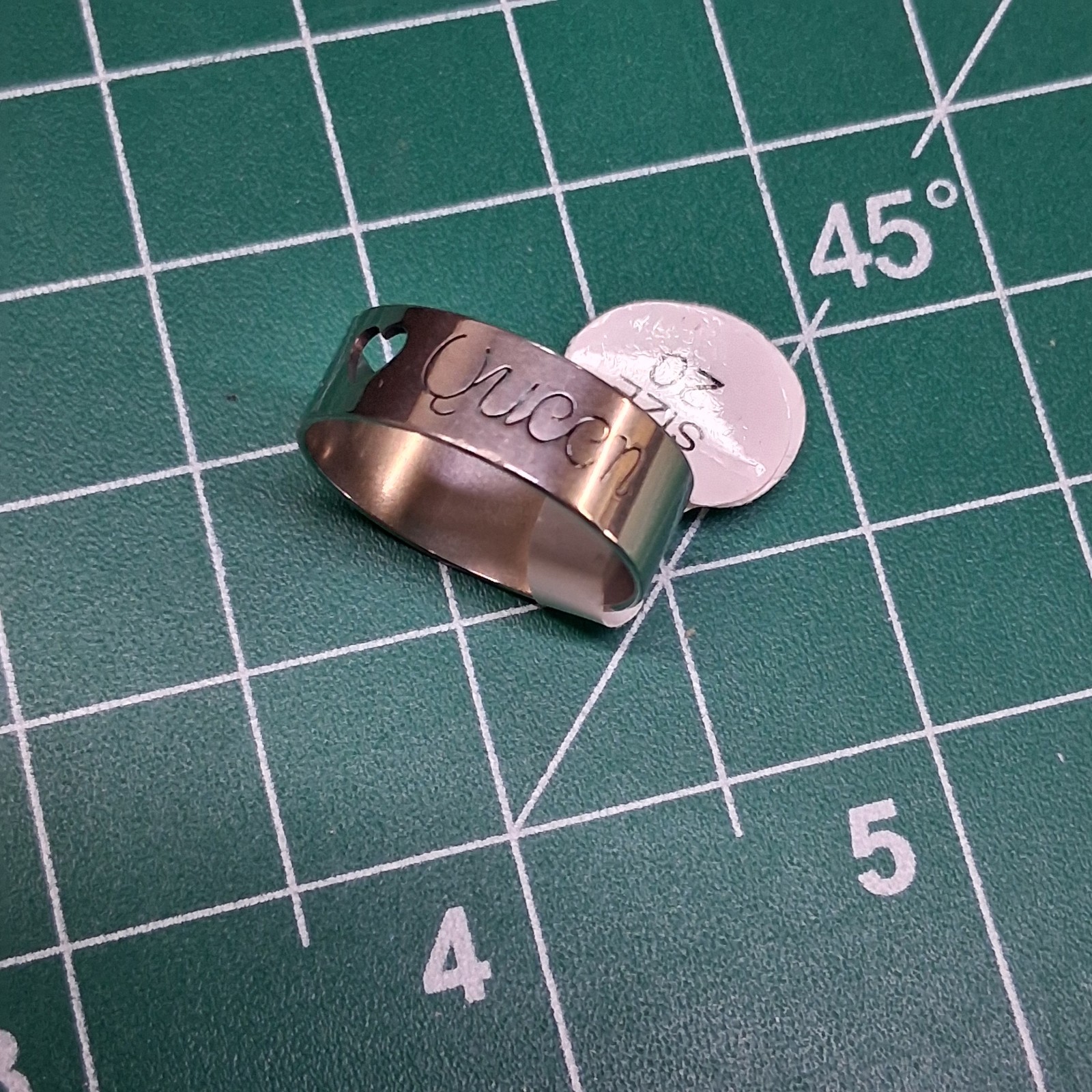 Polished Stainless Steel Size 9.5 Heart Stamped Laser Cut Queen Band Ring