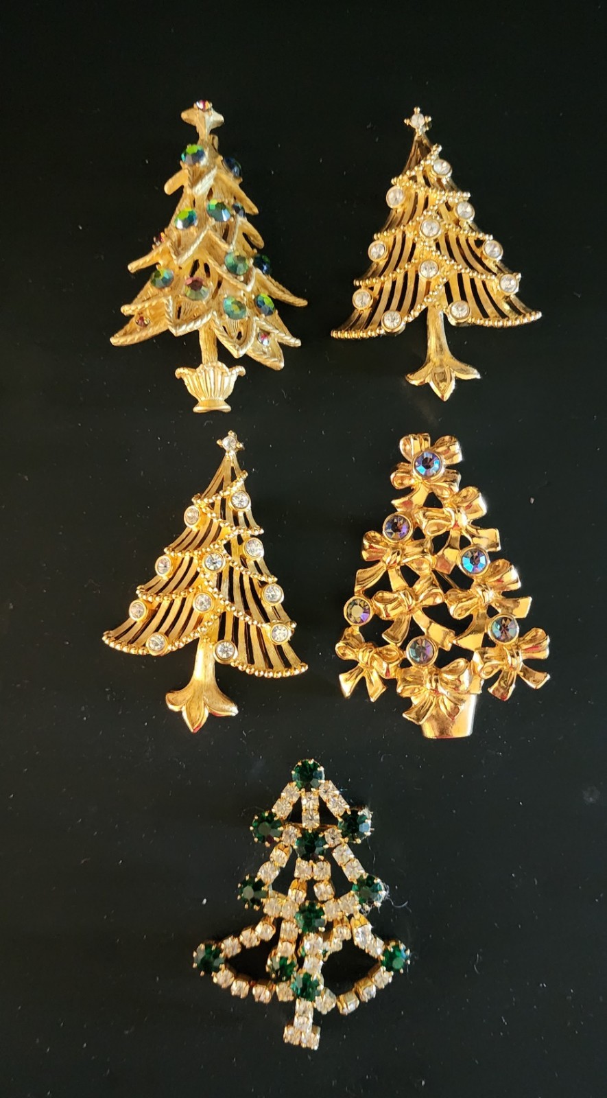5 Christmas tree brooches. Vintage lot.