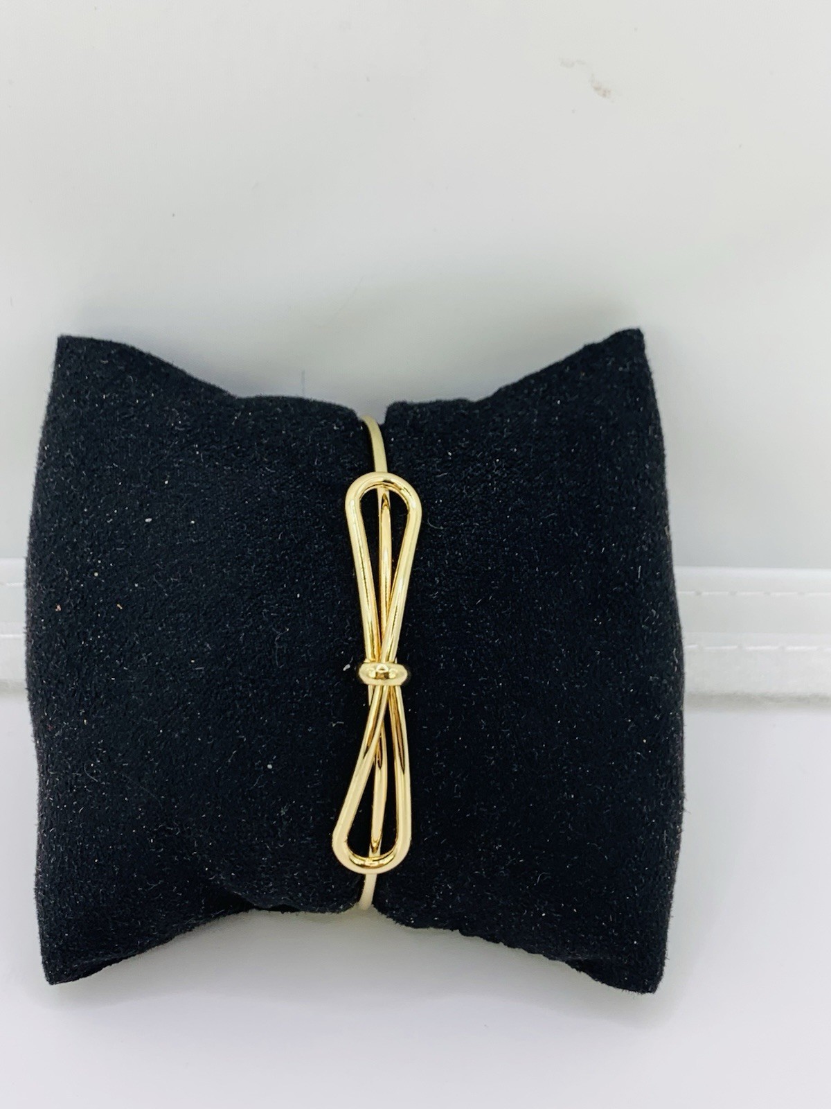 2” Long,18k Gold Filled 7.83 Gram, 2.0mm Wide Bangle. (#BG12)
