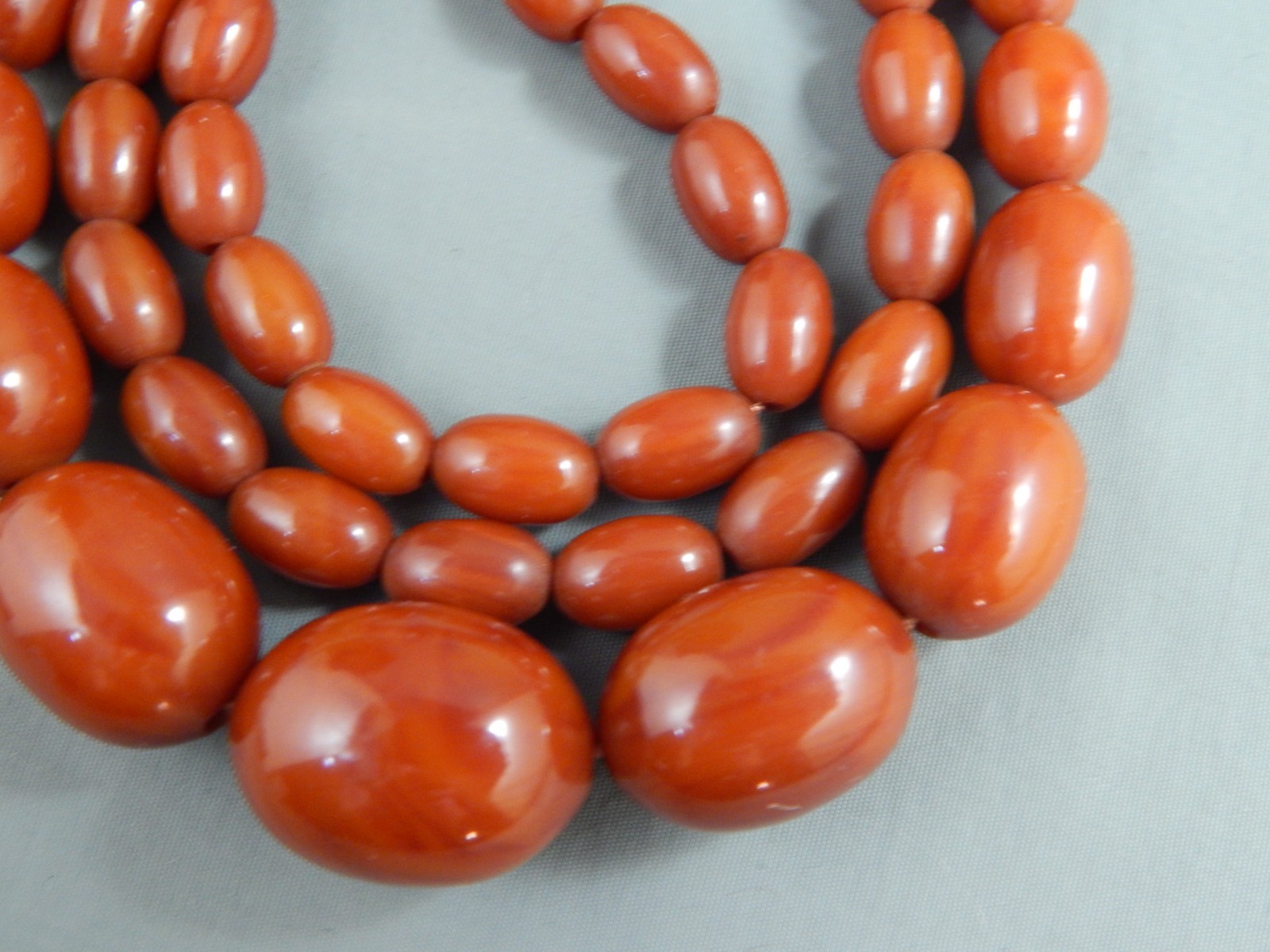 Vintage Marbled Butterscotch Egg Yolk Bakelite Olive Bead Necklace 24″ ~ 46g