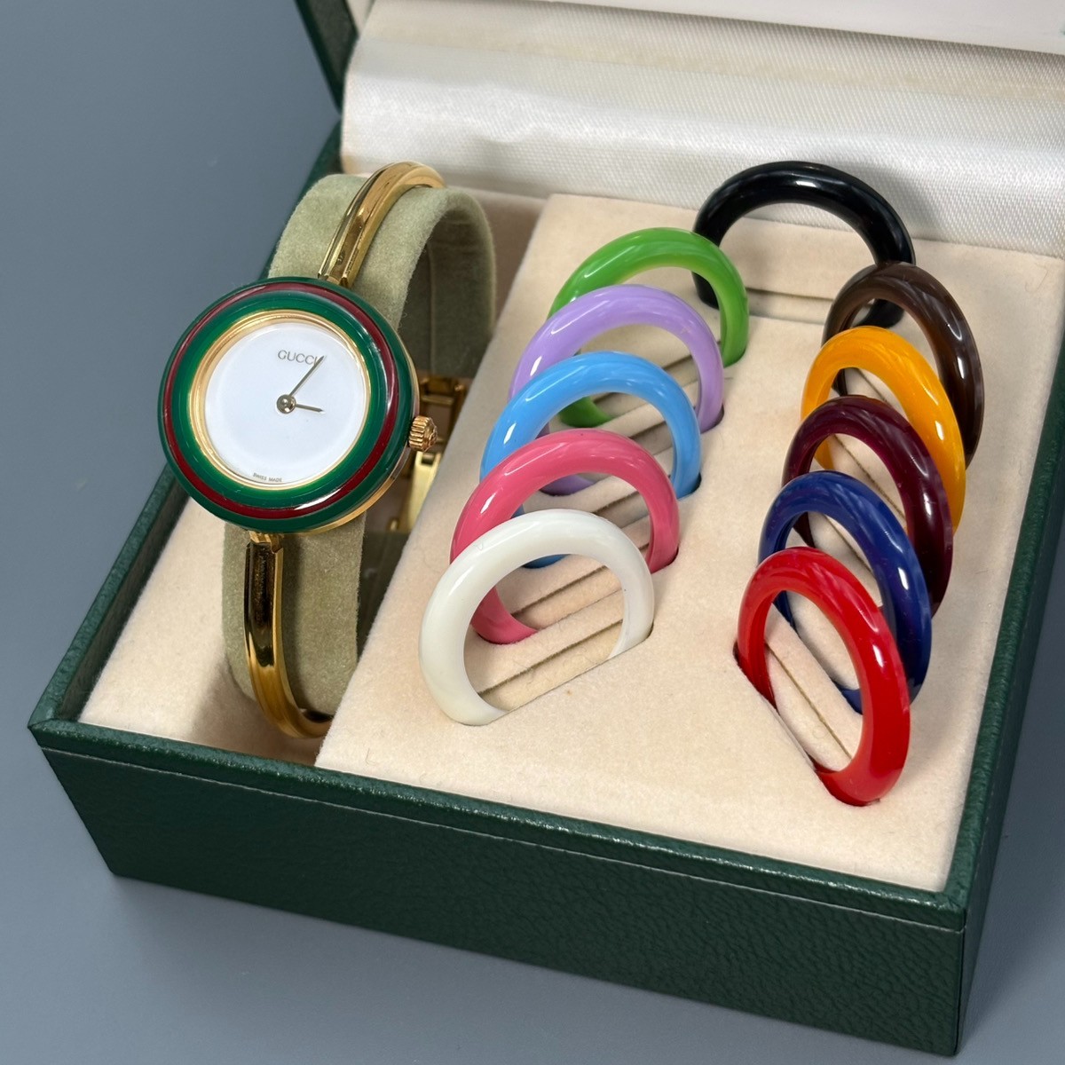Gucci Change Bezel 11/12 Colors White / Silver Dial Watch Box New battery