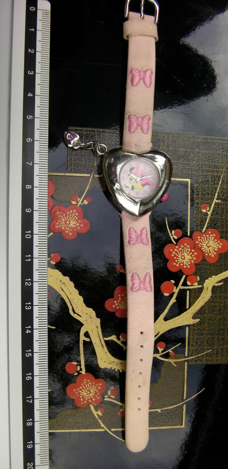 Disney Minnie small heart shaped pink watch 0304 scratched 18cm strap and chain