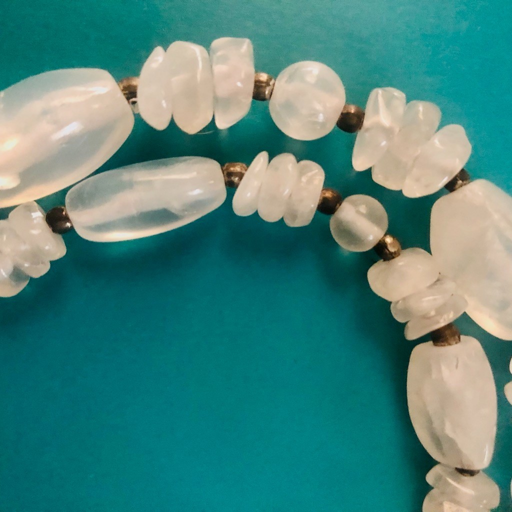 Vintage 34″ QUARTZ Stone BEAD NECKLACE~ White Semi Transparent Polished Ovals