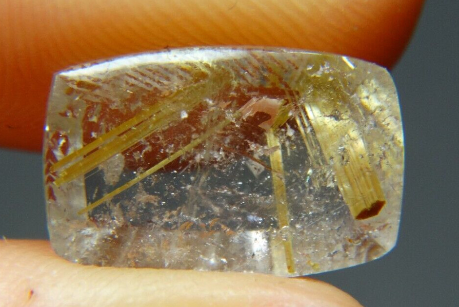IP3 Rutilated Quartz 4.55ct 14x9x4mm Golden needles cushion