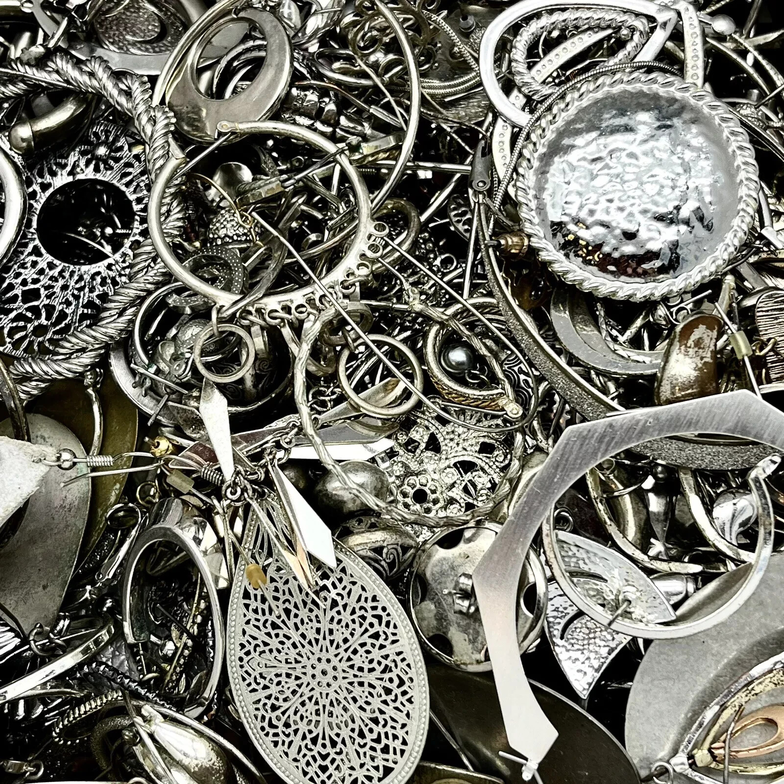 Jewelry 1 LB WEARABLE Bulk Lot Estate Vintage to Modern Costume- LOOK#G98
