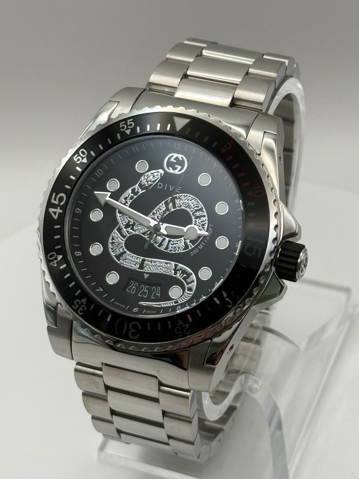 Gucci Dive 45MM Men’s Swiss Quartz Watch Black Dial Stainless Steel YA136218
