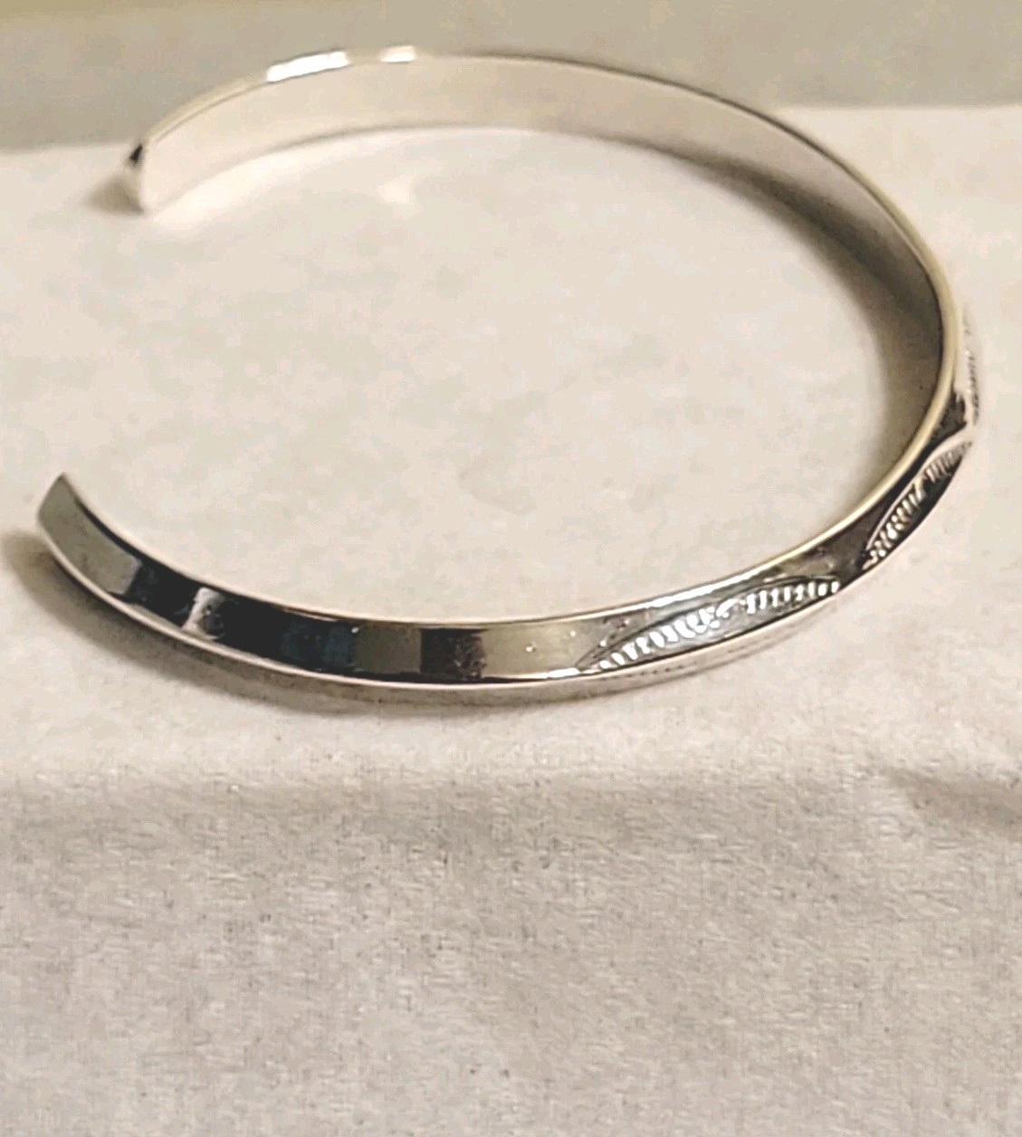 Vintage NAVAJO Sterling Silver Hand Stamped Carinated Cuff Bracelet 9 Grams