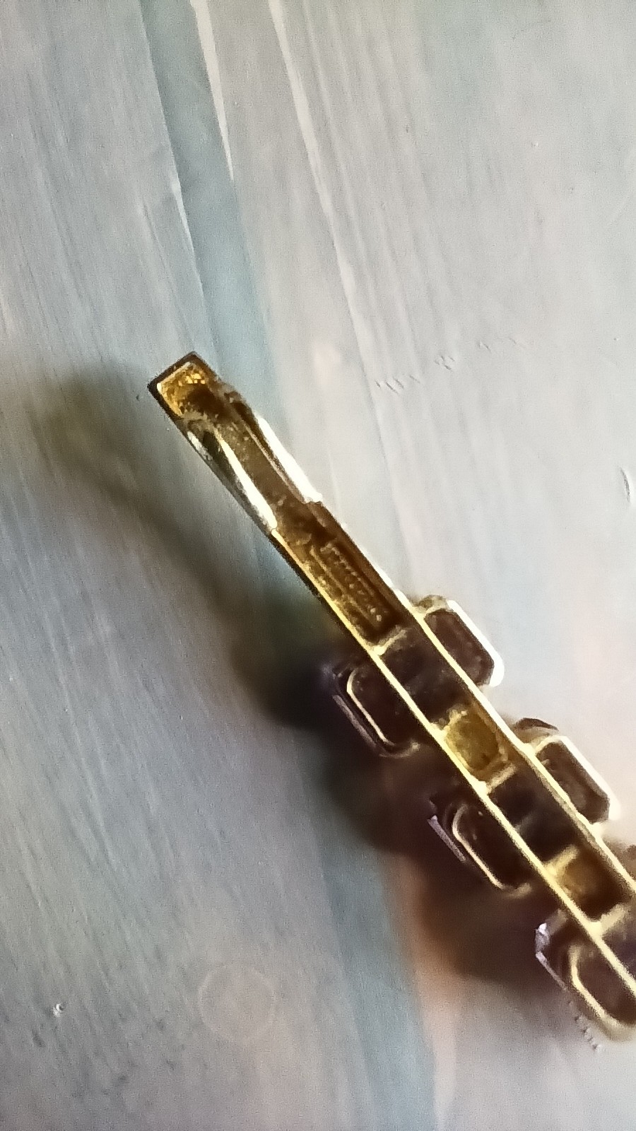 14 kt Gold and amethyst bar pendant 2.4 grams