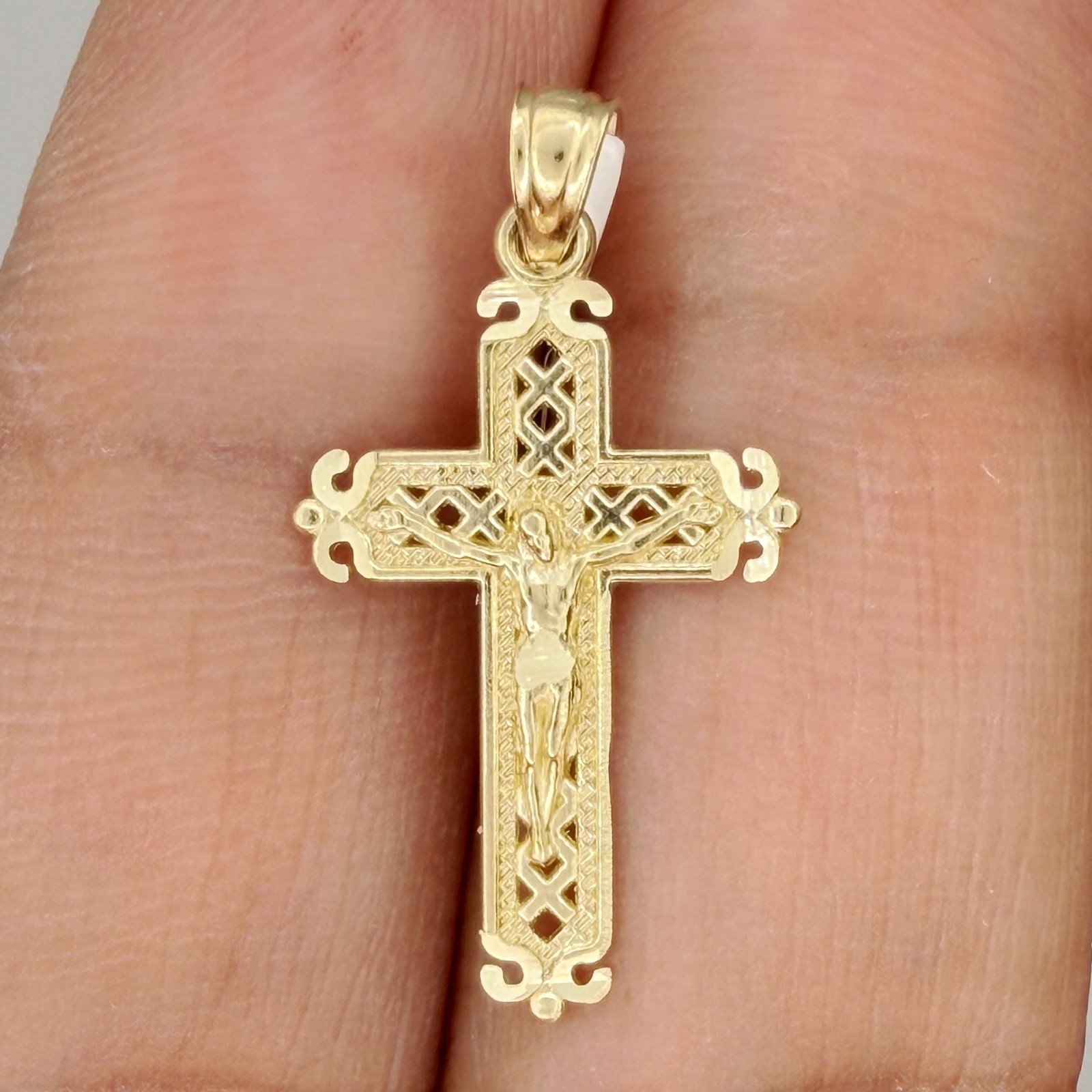 10k Yellow Gold Diamond-Cut Unisex Cross Crucifix Religious Charm Pendant