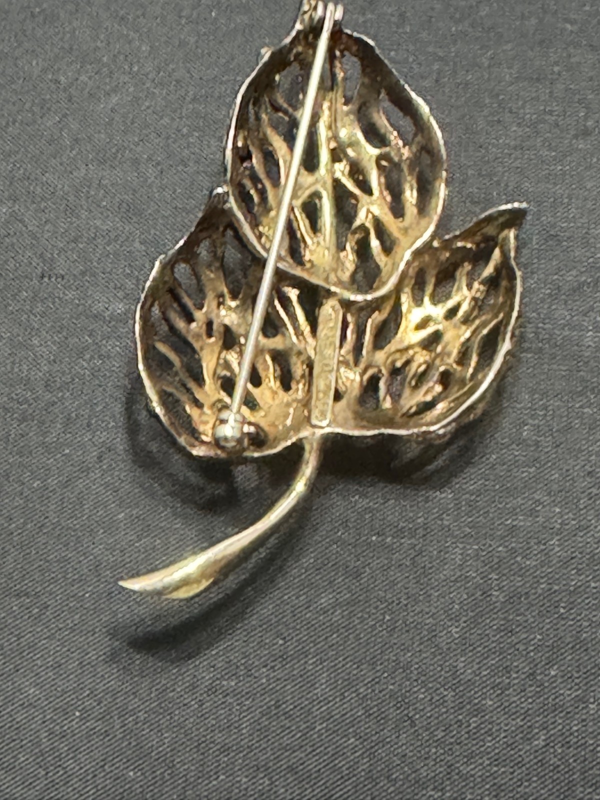F-083 Vtg Les Bernard Sterling Silver Gold-Wash Brooch Leaf Design Topaz?