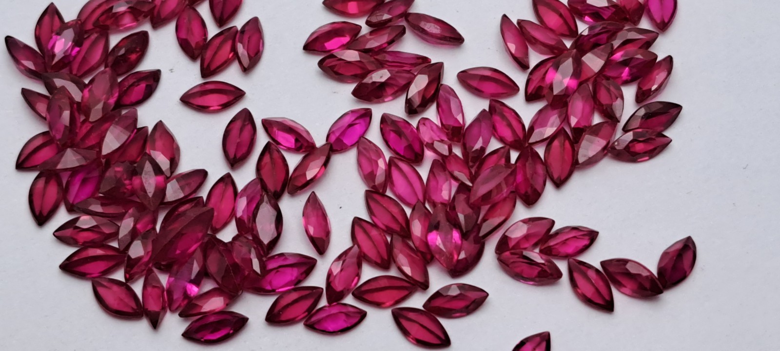 100 pieces Marquise Shape Ruby Red 5×3 mm CZ Cubic Zirconia Loose Stones
