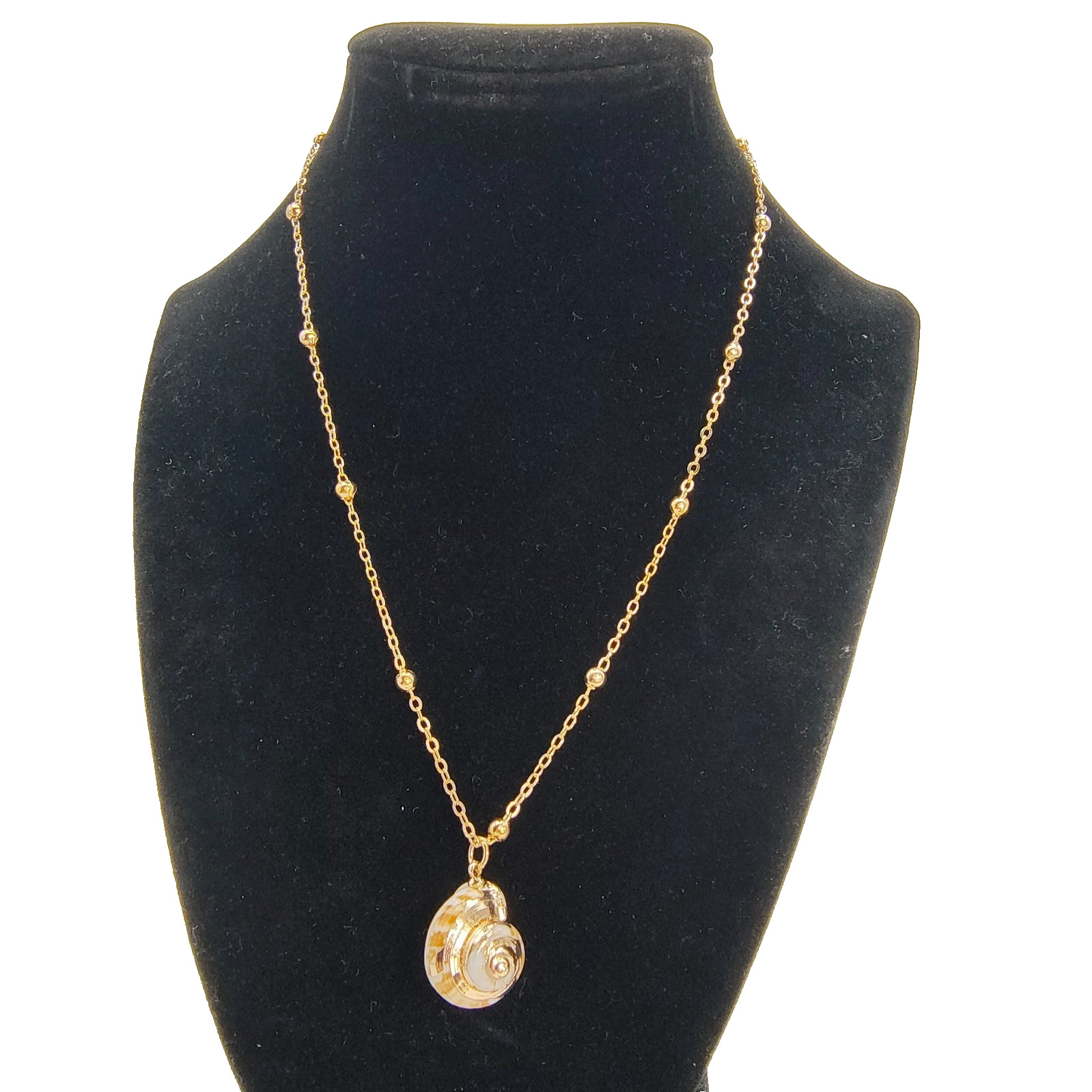 Seashell Pendant Necklace Gold Tone Nautical Beach Summer Resortwear Coastal