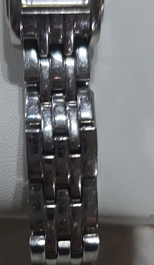 Womens Silvertone Fossil Wristwatch 6.5″ New Batterty Installed