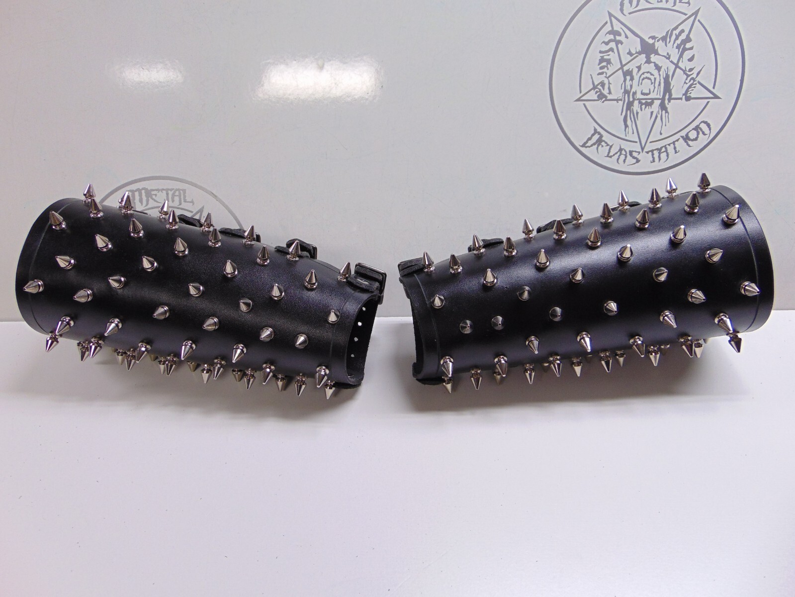 LEATHER SPIKED OLD SCHOOL GAUNTLET..DEATH METAL…(MDLG0013)….. HYPOCRISY