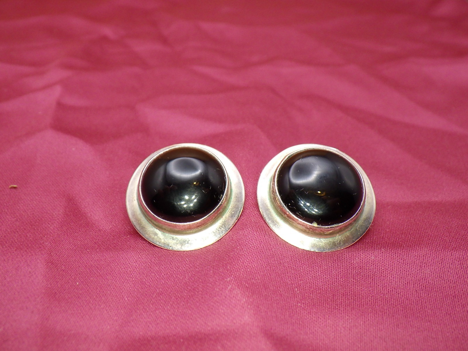 Vintage Sterling Silver Black Stone Earrings 9g High Polish Opaque Retro Smooth