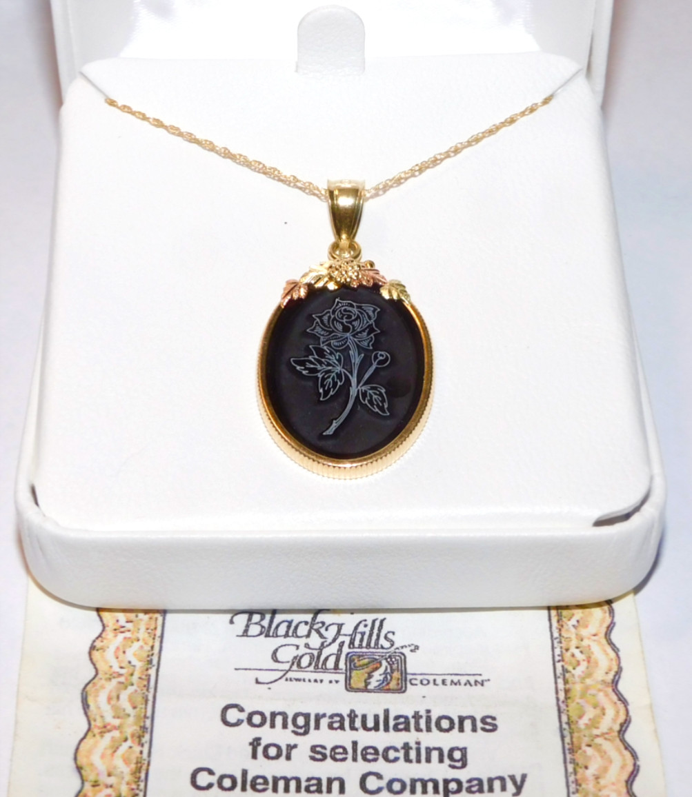 Black Hills Gold 10k Rose Onyx Bezel Pendant Necklace
