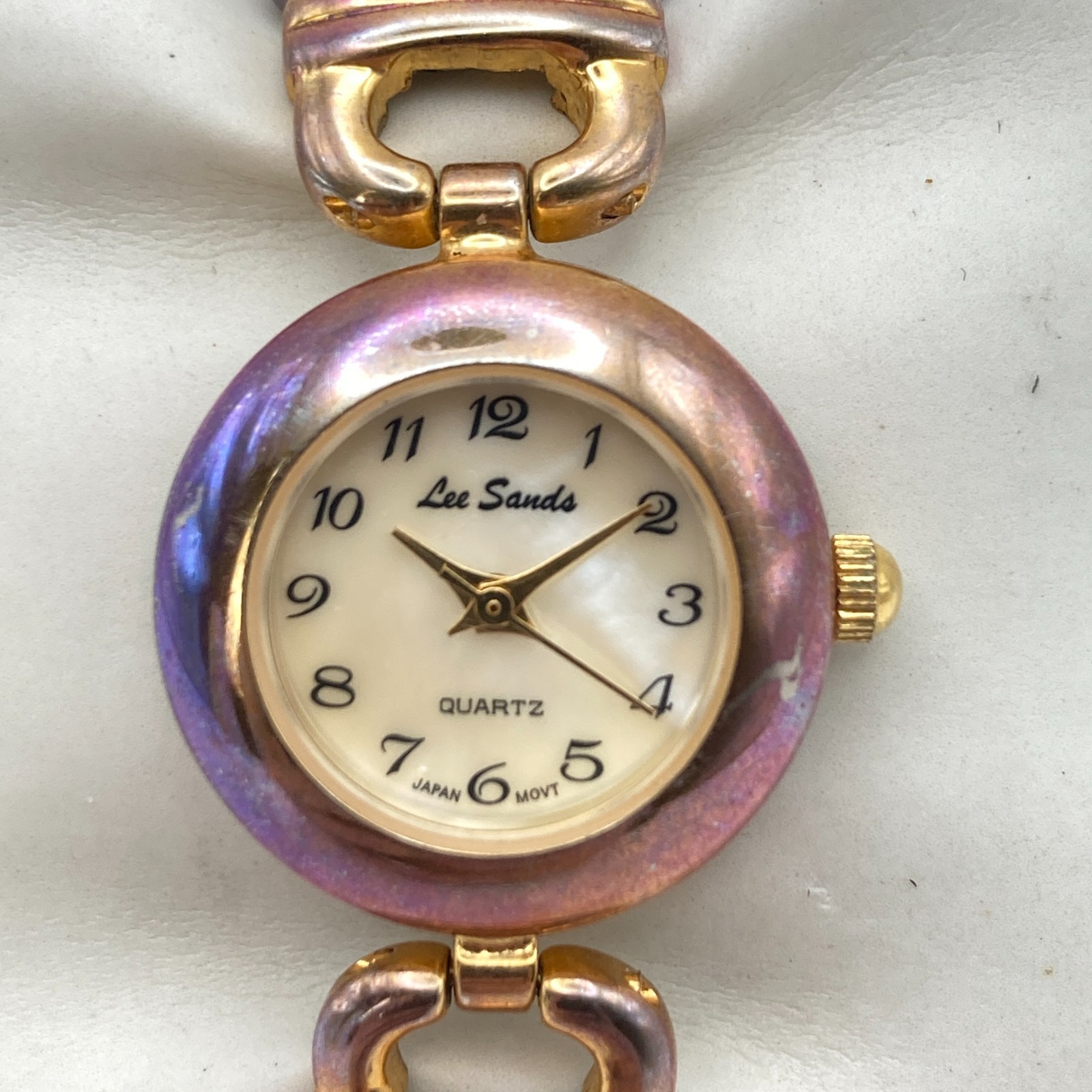 Lee Sands Women’s Watch 22mm Gold Tone MOP Iridescent Beads New Battery 7″