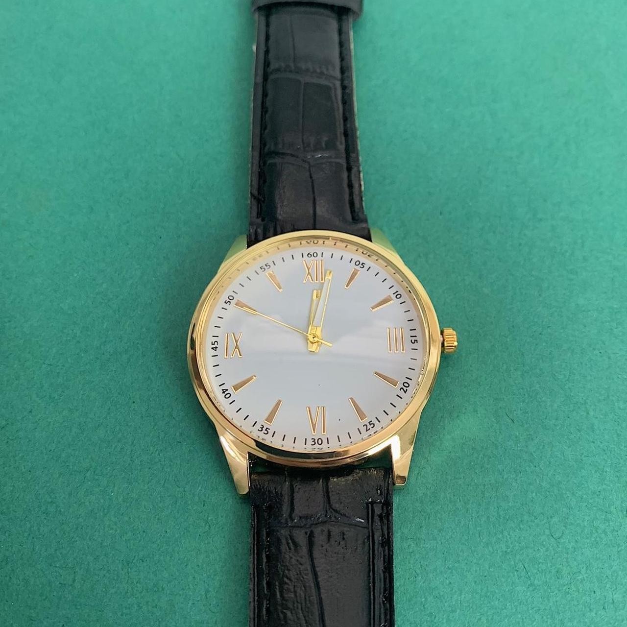 Minimalistic Black essential vintage 90s style gold and leather style band